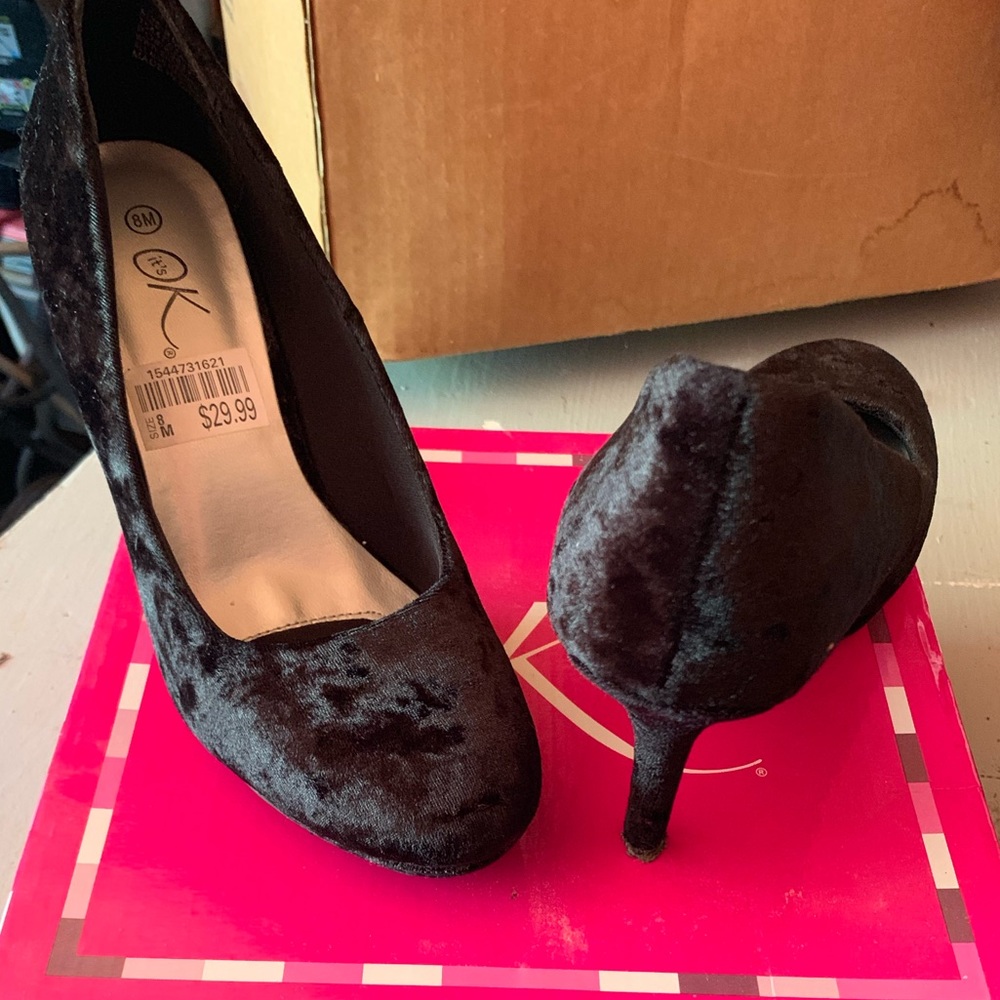 Shoes - Picture 2 of 3